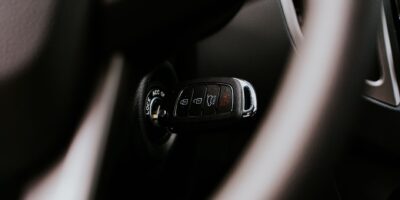 Iznajmljivanje i lizing automobila i lakih motornih vozila
