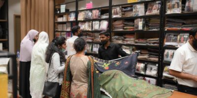 Trgovina na malo odećom u specijalizovanim prodavnicama