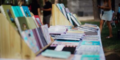 Trgovina na malo ostalom robom na tezgama i pijacama