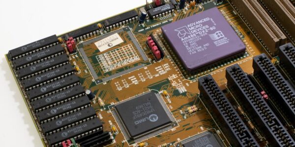 Trgovina na veliko elektronskim i telekomunikacionim delovima i opremom