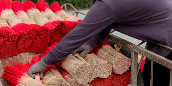 Posredovanje u prodaji mašina, industrijske opreme, brodova i aviona