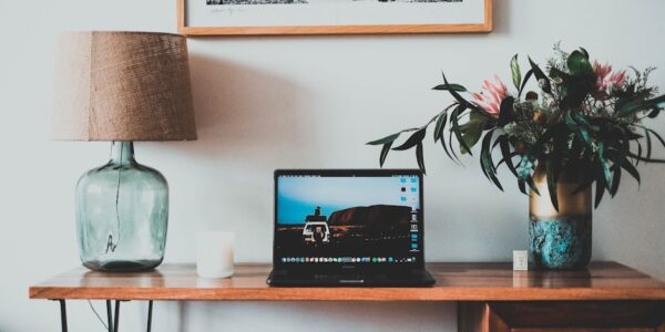 Iznajmljivanje i lizing kancelarijskih mašina i kancelarijske opreme (uključujući računare)