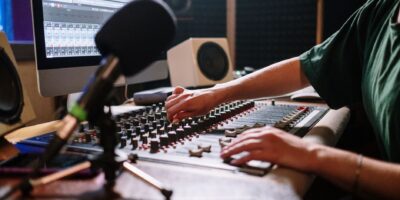 Snimanje i izdavanje zvučnih zapisa i muzike