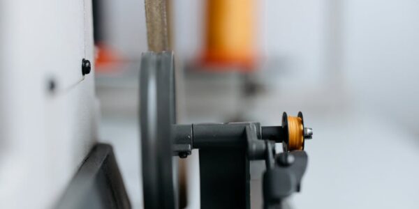 Trgovina na veliko mašinama za tekstilnu industriju i mašinama za šivenje i pletenje