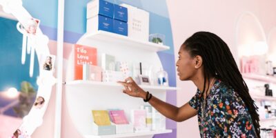 Trgovina na malo kozmetičkim i toaletnim proizvodima u specijalizovanim prodavnicama