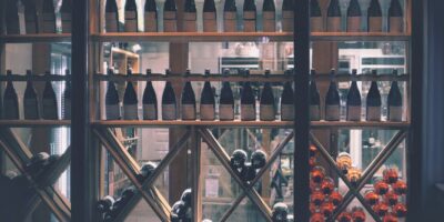 Trgovina na malo u nespecijalizovanim prodavnicama, pretežno hranom, pićima i duvanom