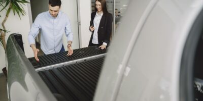Trgovina na malo motornim vozilima, motociklima i srodnim delovima i priborom